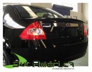 FRISO DE PORTA MALAS NOVO FORD FIESTA SEDAN 02/12 CROMADO